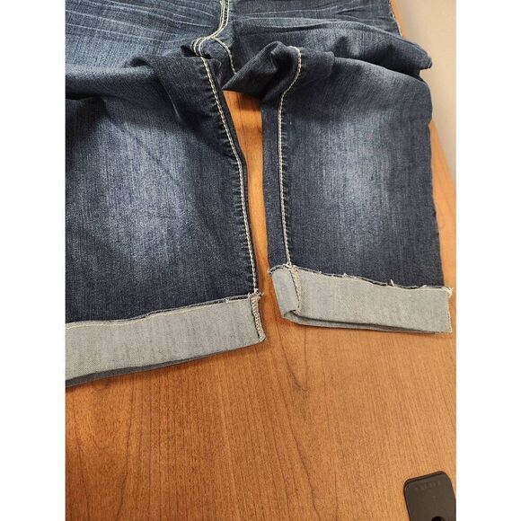 💕Maurices Women's  Denim Capri Jeans Size 13/14 -measures approx 36 Waist, 20 - Picture 5 of 5